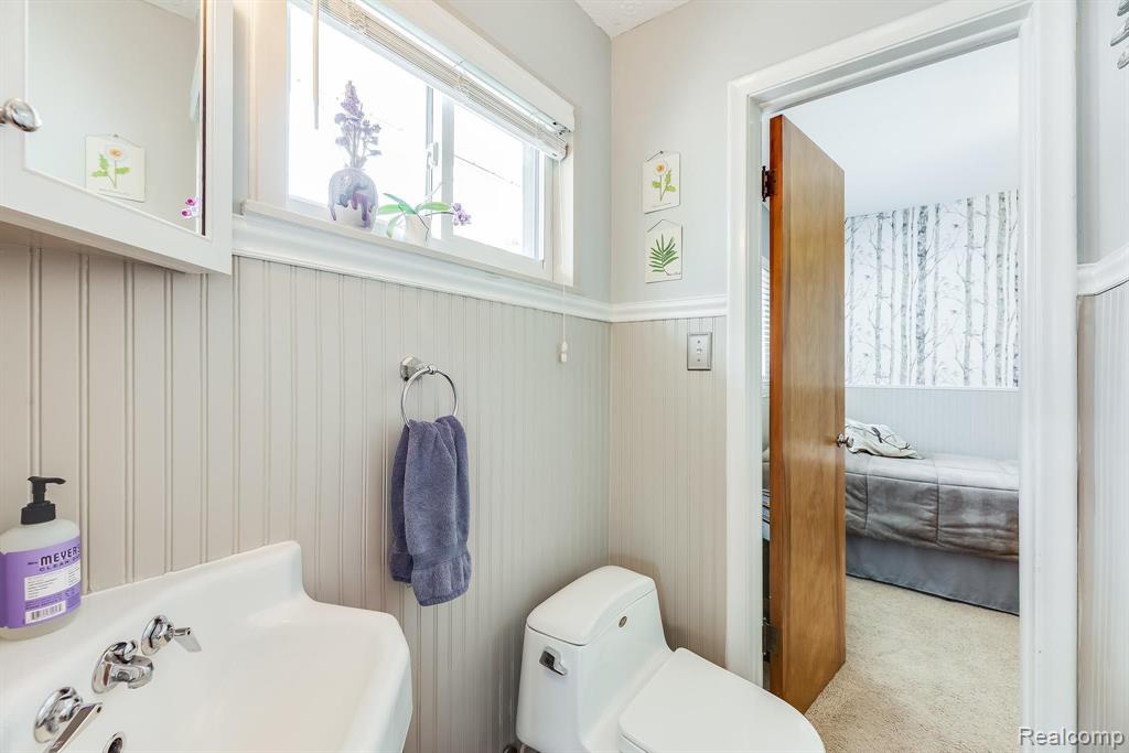 1238 Massoit Road Clawson, MI 48017 - Photo 10 of 20