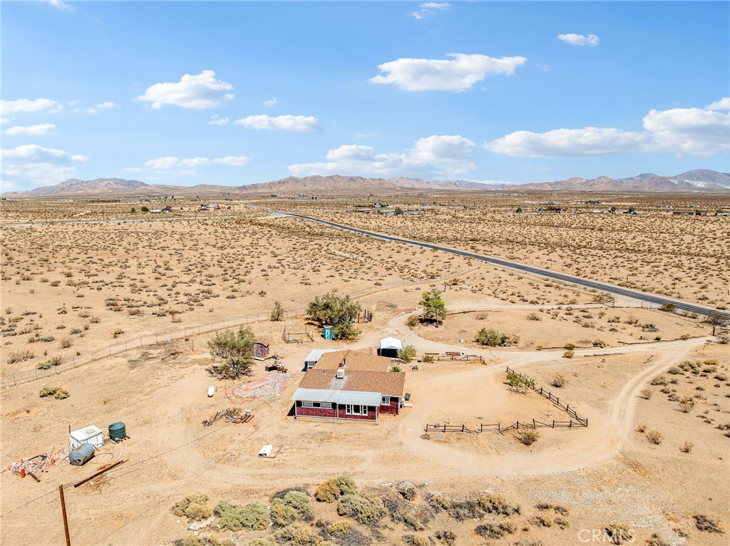 19876 Stoddard Wells Road Apple Valley, CA 92307 - Photo 35 of 40 a view of an ocean beach