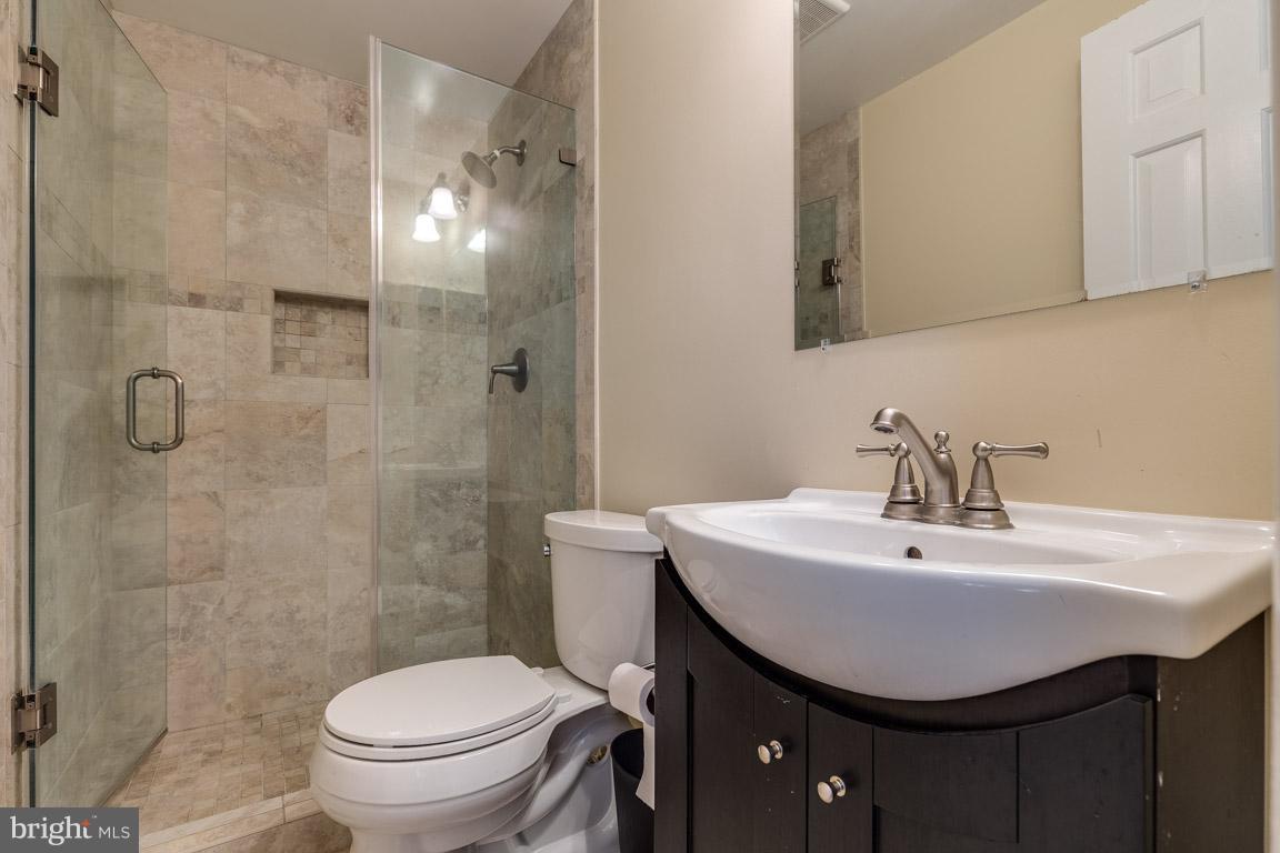 2285 Dosinia Court Reston, VA 20191 - Photo 22 of 29 updated master bath