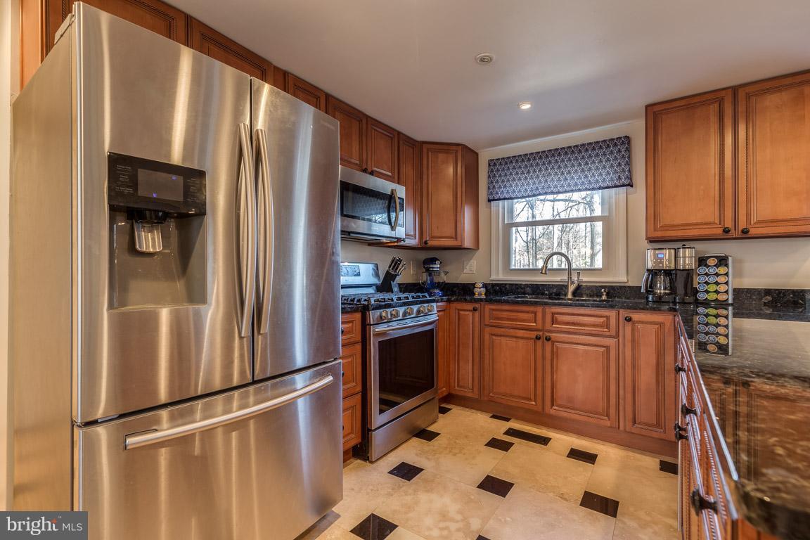 2285 Dosinia Court Reston, VA 20191 - Photo 5 of 29 natural stone floors