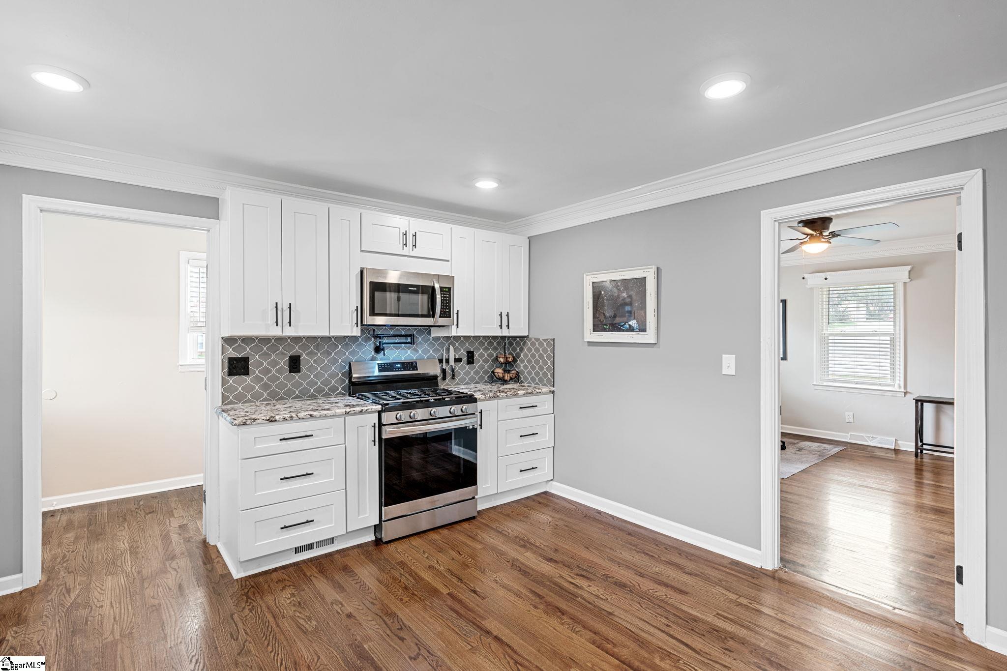 204 Greenacre Road Greenville, SC 29607 - Photo 22 of 45