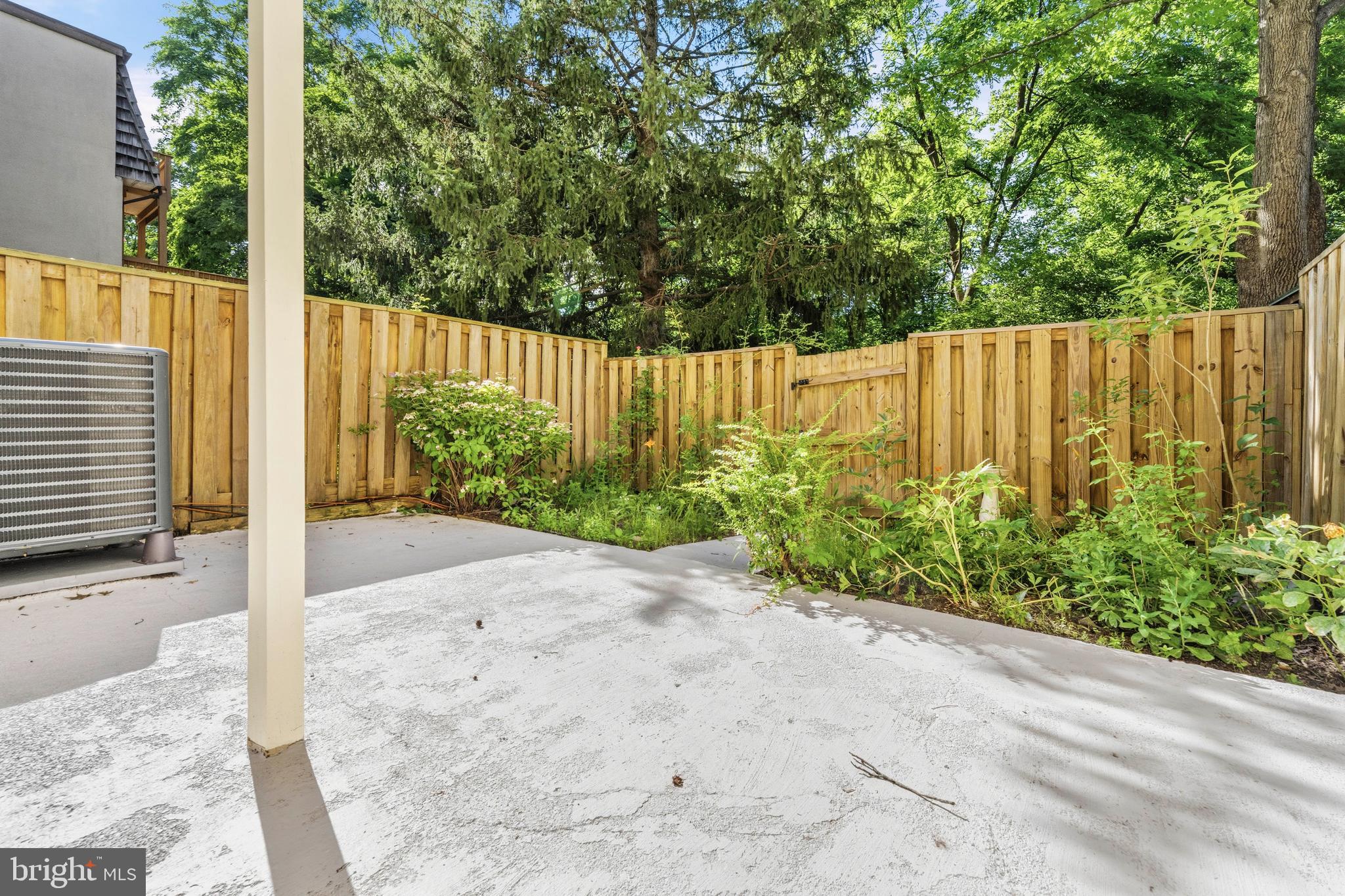 1604 Valencia Way Reston, VA 20190 - Photo 38 of 50