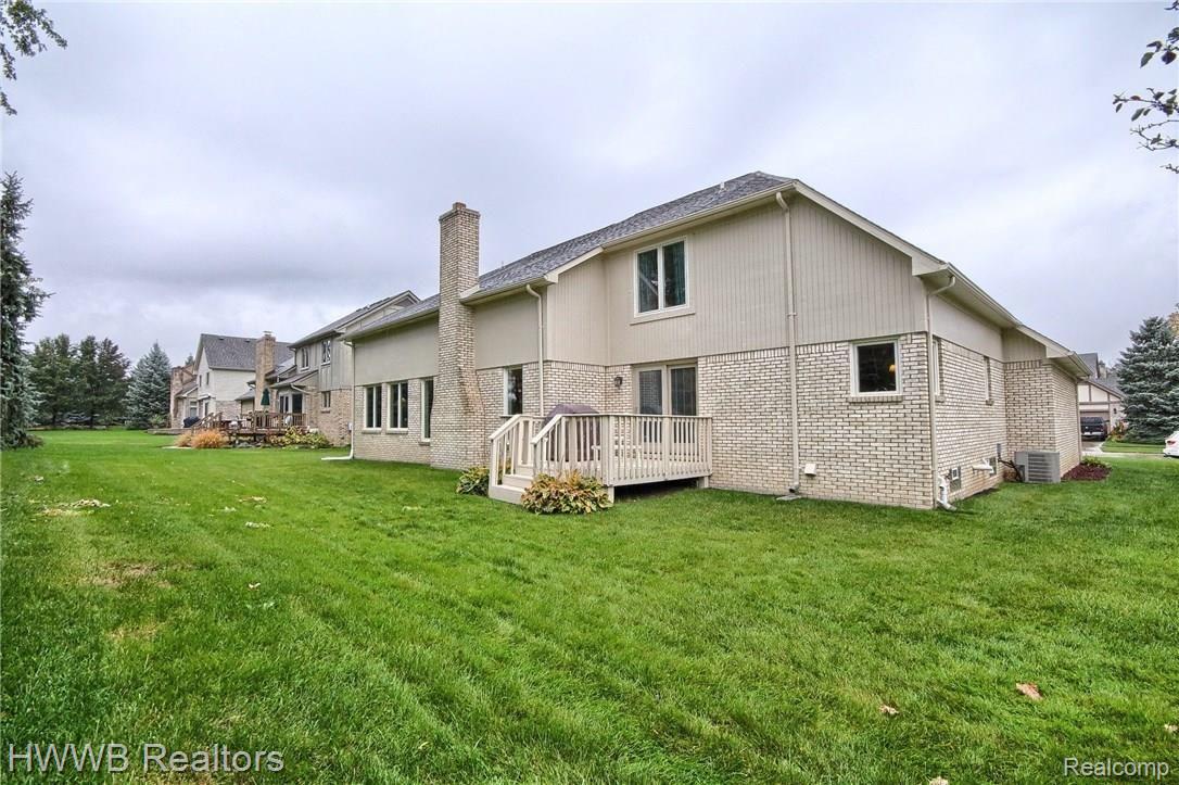 19013 Van Road Livonia, MI 48152 - Photo 3 of 34 3.jpg
