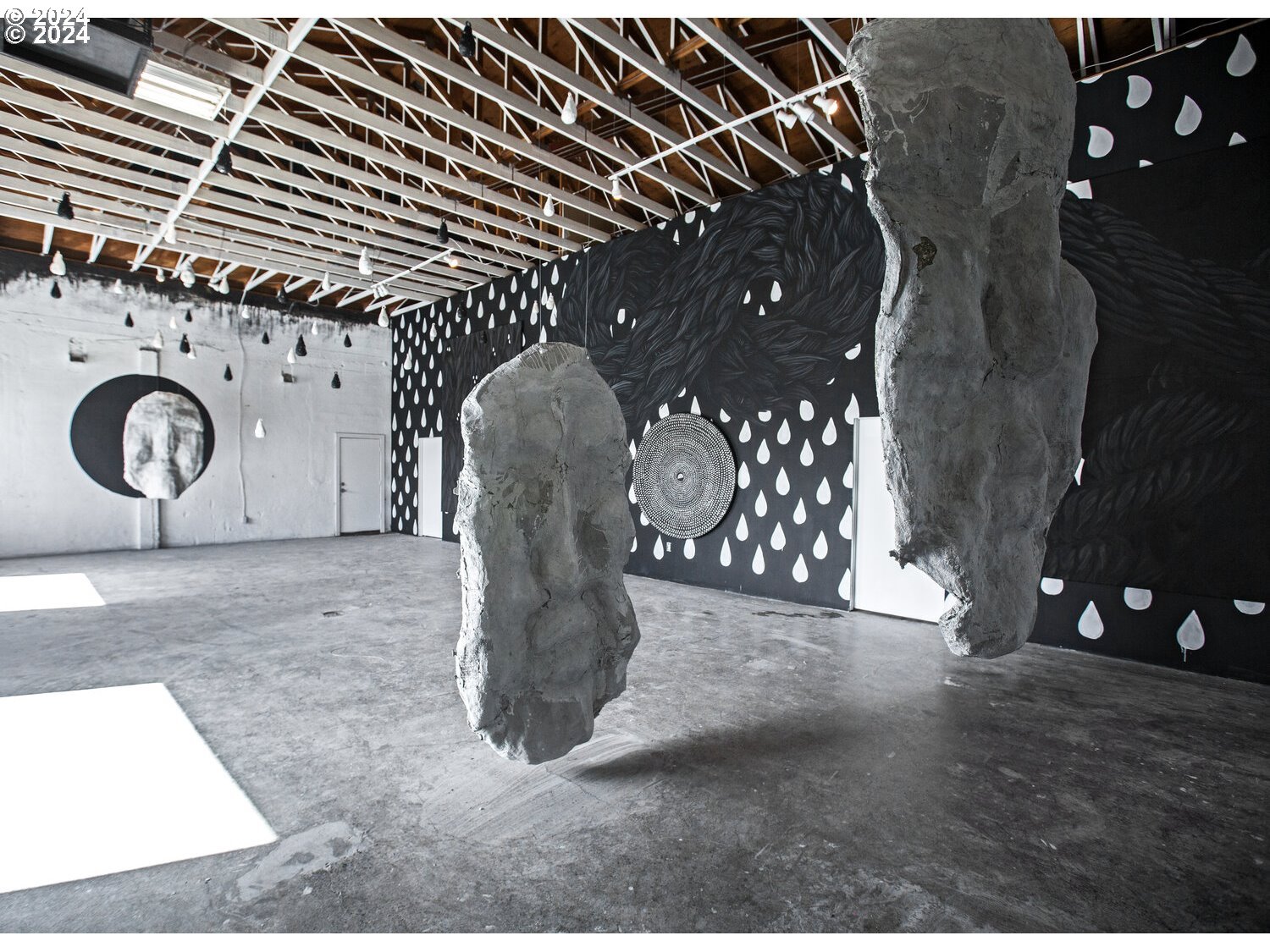 3903 North Michigan Avenue Portland, OR 97227 - Photo 33 of 47 a view of a room with windows