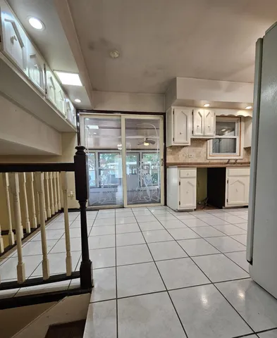 $356,500 | 9123 Crestwood Court, Munster, IN 46321