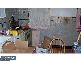 233 Wembly Road Upper Darby, PA 19082 - Photo 5 of 7 Kitchen