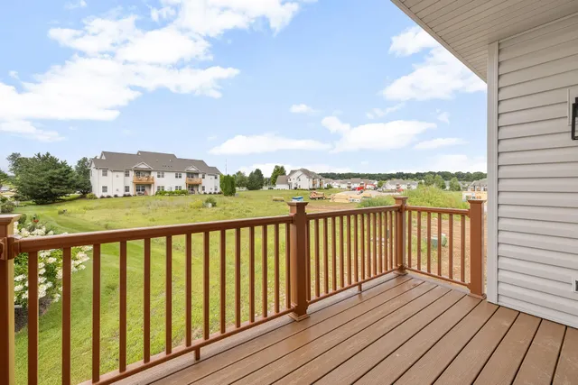 $374,500 | 1867 Woodland Way, Unit 4214, Slinger, WI 53086