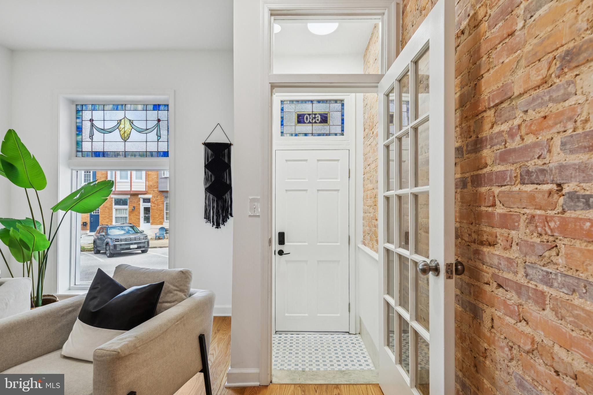 630 South Potomac Street Baltimore, MD 21224 - Photo 9 of 52 a living room with furniture and a rug