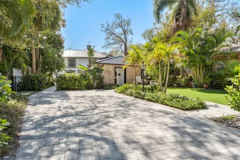 $1,195,000 | 222 11th Avenue North, St. Petersburg, FL 33701