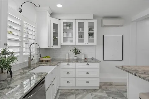 $1,195,000 | 222 11th Avenue North, St. Petersburg, FL 33701