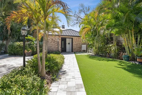 $1,195,000 | 222 11th Avenue North, St. Petersburg, FL 33701