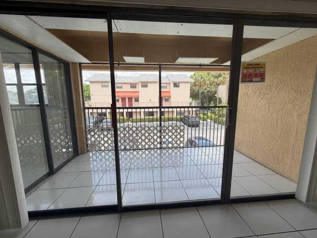 2977 Riverside Drive Coral Springs, FL 33065 - Photo 8 of 24 WhatsApp Image 2026-06-28 at 16.50.53 (3