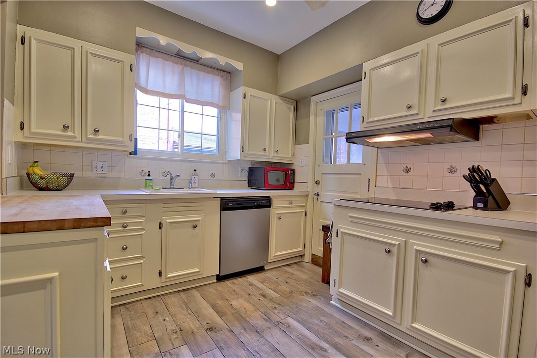 2619 Dysart Road Cleveland, OH 44118 - Photo 12 of 35 Gallery Image 12