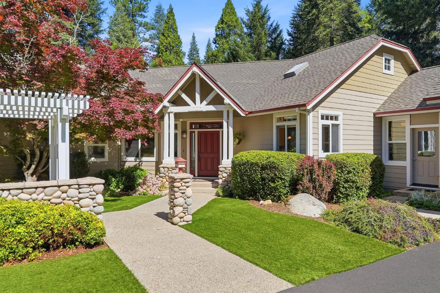 10711 Murchie Mine Road Nevada City, CA 95959 - Photo 7 of 71 a front view of a house with a yard