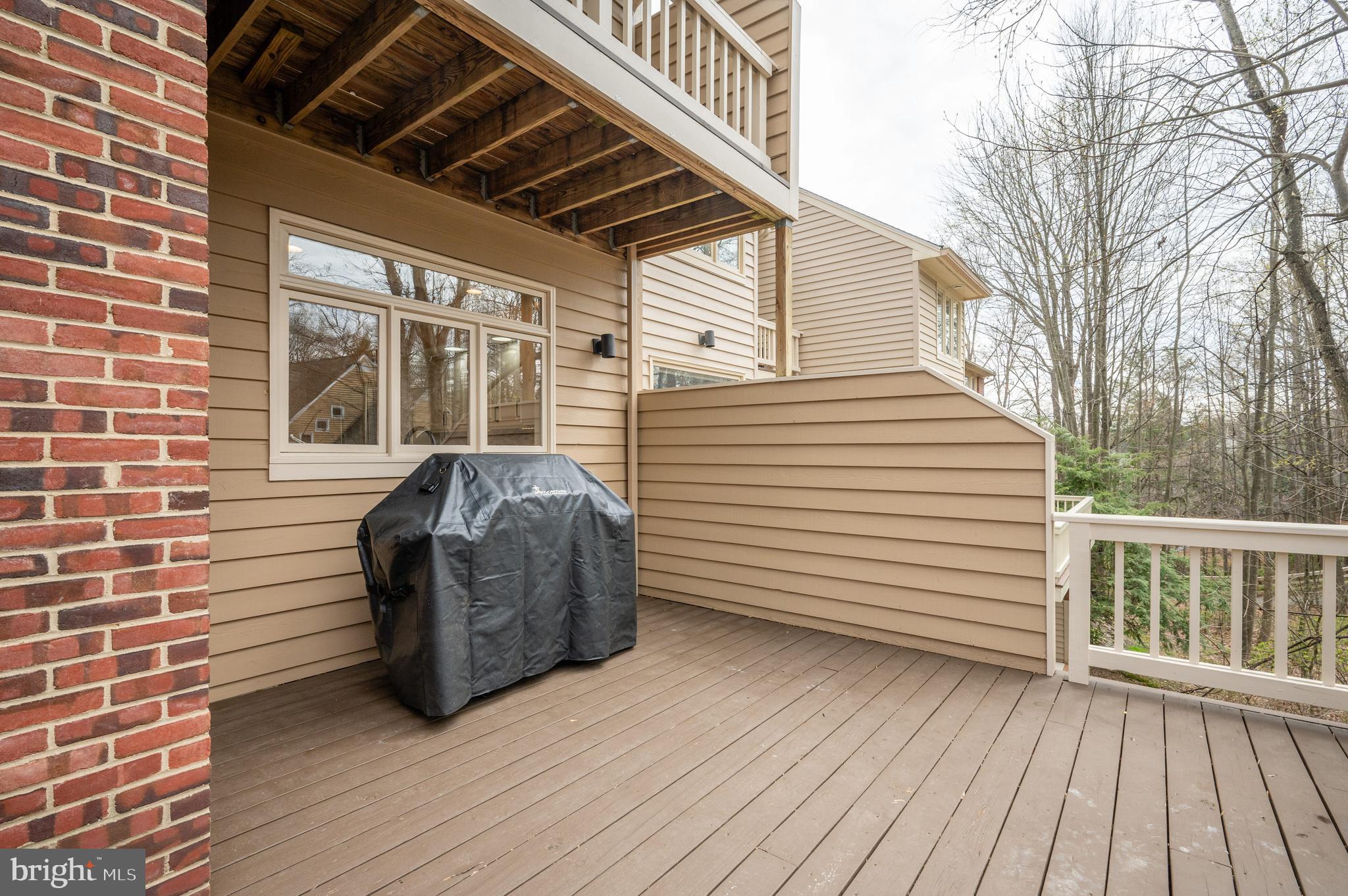 11513 Hemingway Drive Reston, VA 20194 - Photo 21 of 54 Grilling area and deck on Kitchen level