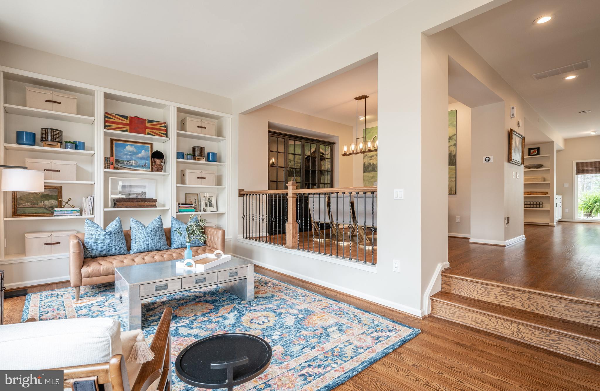 11513 Hemingway Drive Reston, VA 20194 - Photo 4 of 54 Exceptional natural light