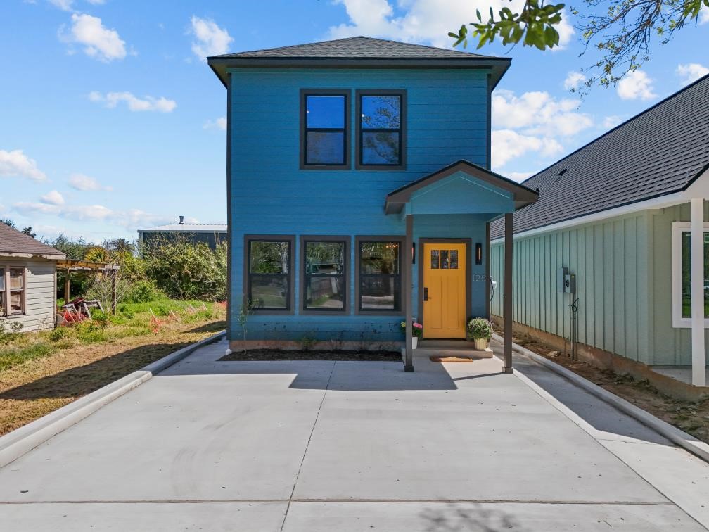 125 4th Street San Leon, TX 77539 - Photo 1 of 41