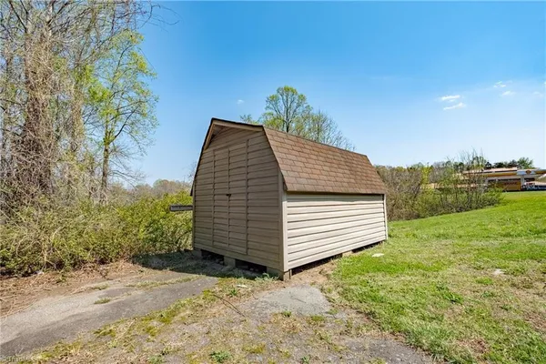 $287,500 | 3283 Highway 64, Advance, NC 27006
