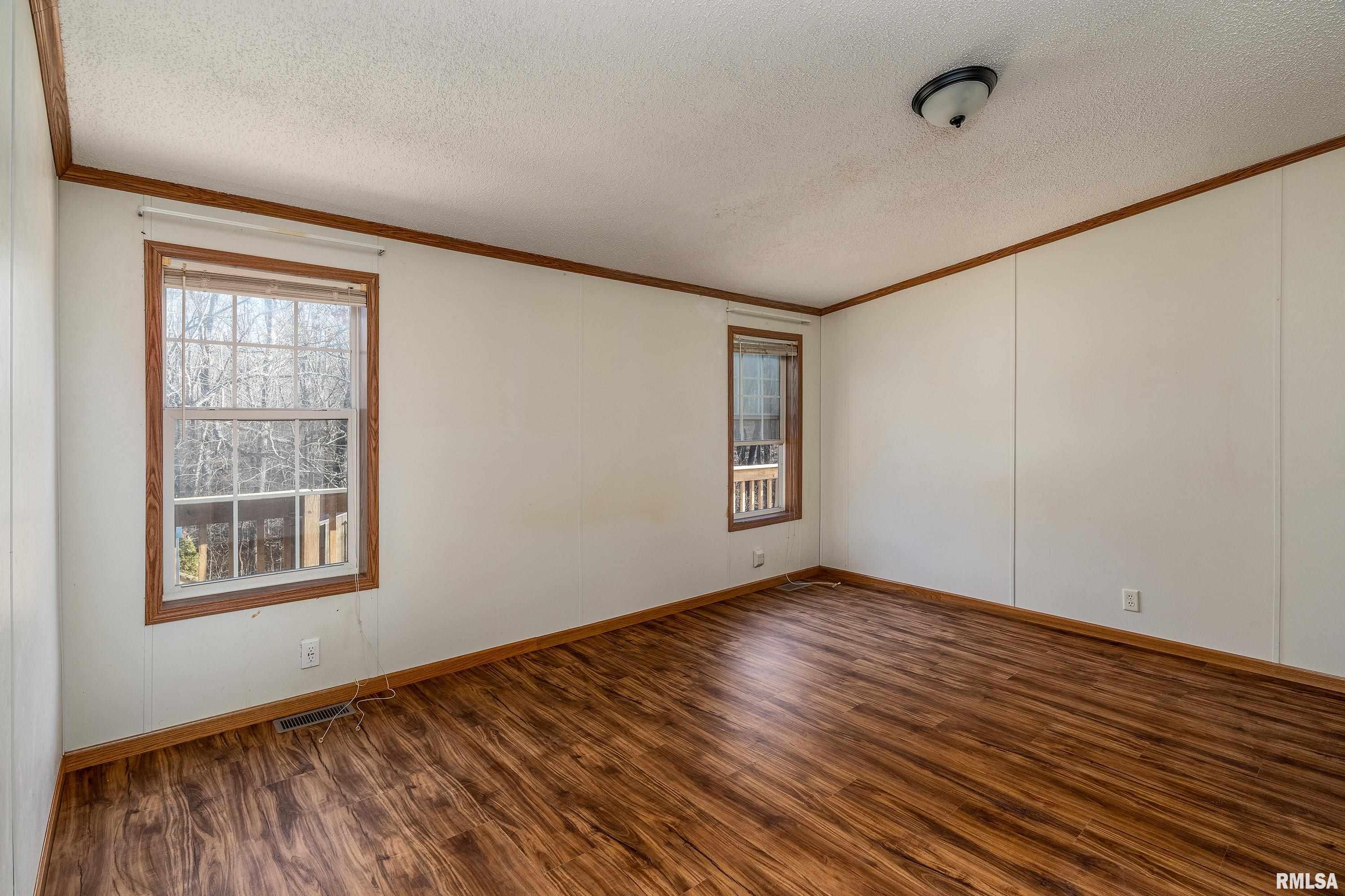 5320 Saraville Road Creal Springs, IL 62922 - Photo 13 of 47