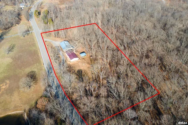 $225,000 | 5320 Saraville Road, Creal Springs, IL 62922