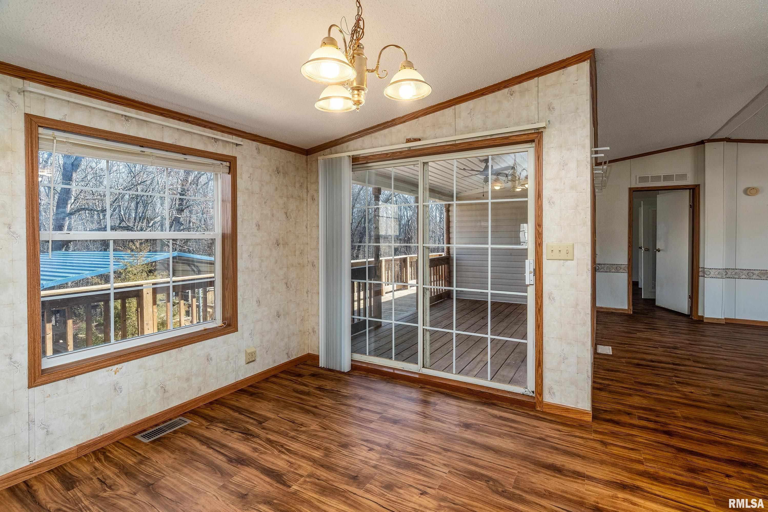 5320 Saraville Road Creal Springs, IL 62922 - Photo 6 of 47