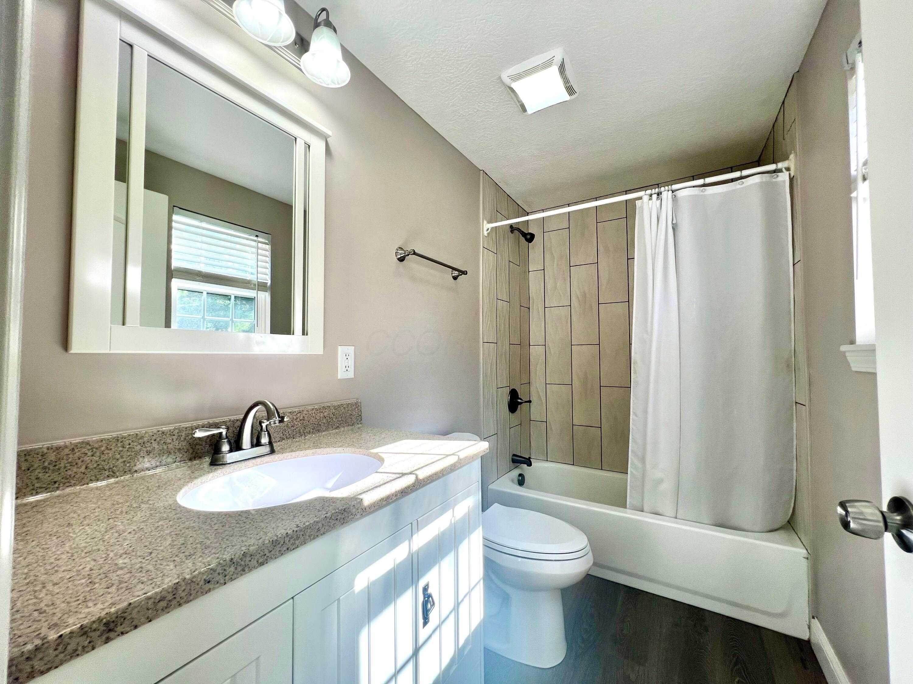 3145 Demorest Road Grove City, OH 43123 - Photo 15 of 21 Owners suite bathroom
