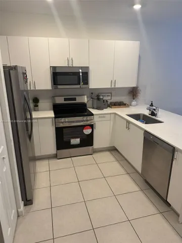 $3,000 | 23052 Southwest 129th Place, Miami, FL 33177