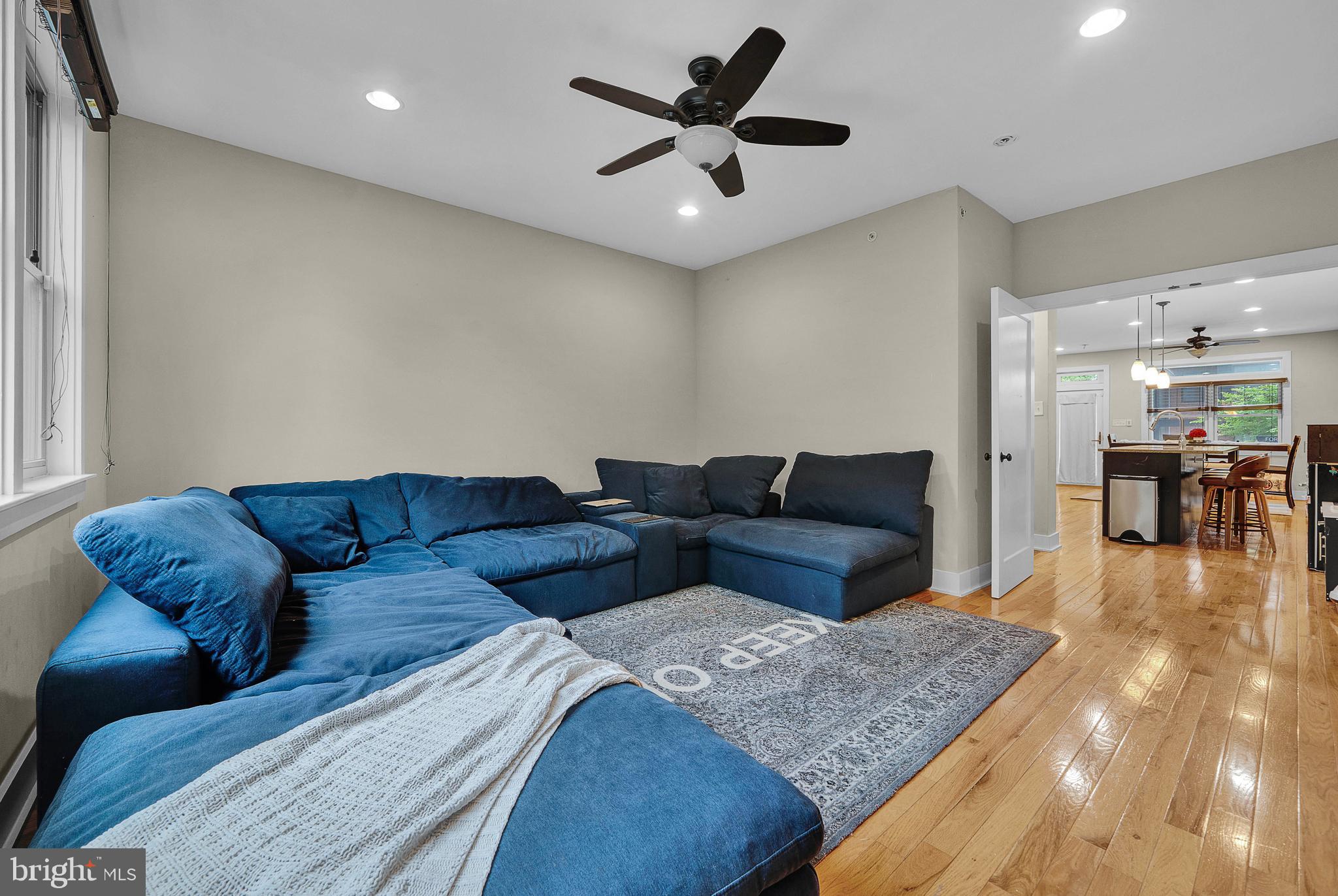 4743 Sheldon Street Philadelphia, PA 19127 - Photo 6 of 32