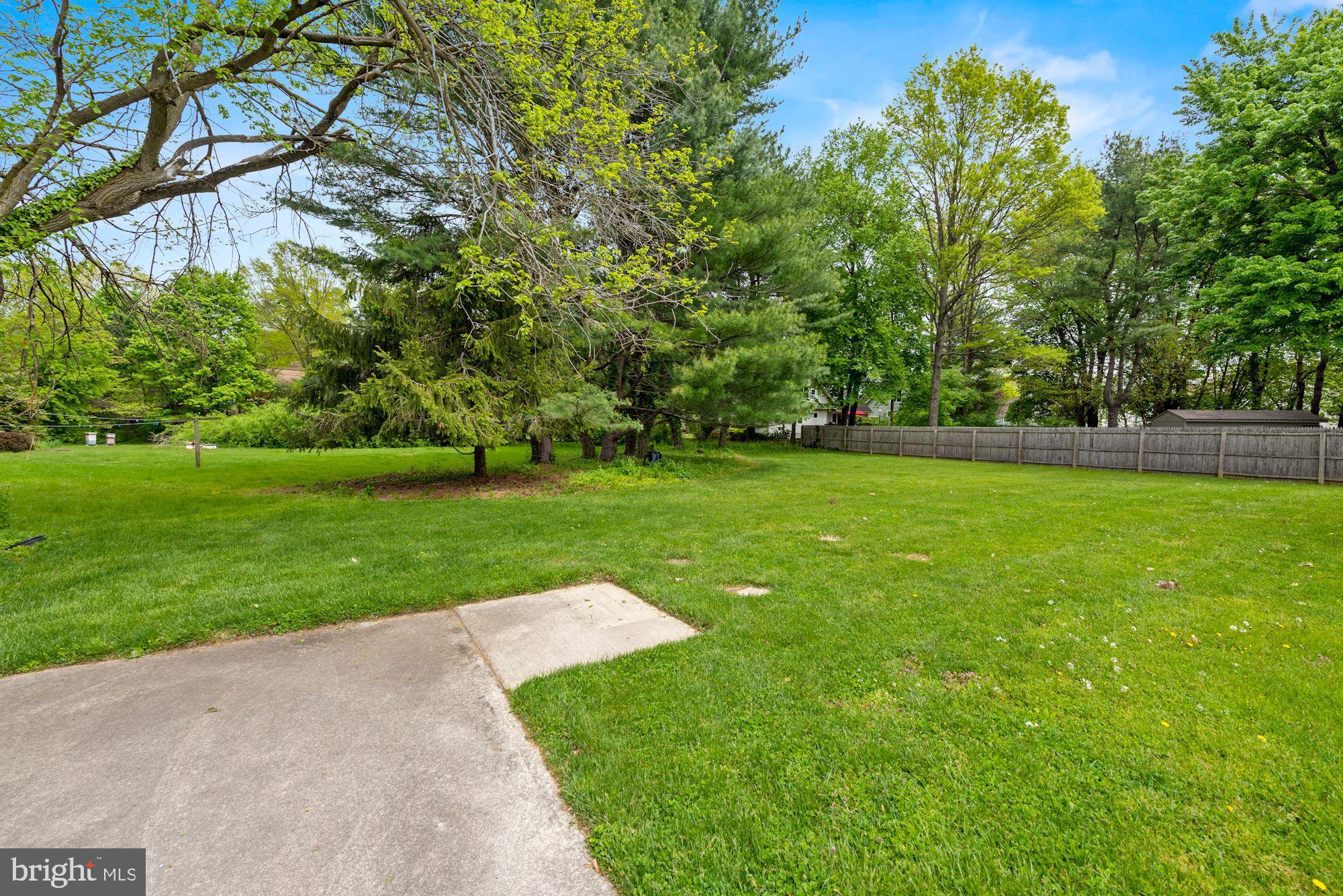 13 Hunters Drive Mount Laurel, NJ 08054 - Photo 29 of 32 Open and flat Backyard