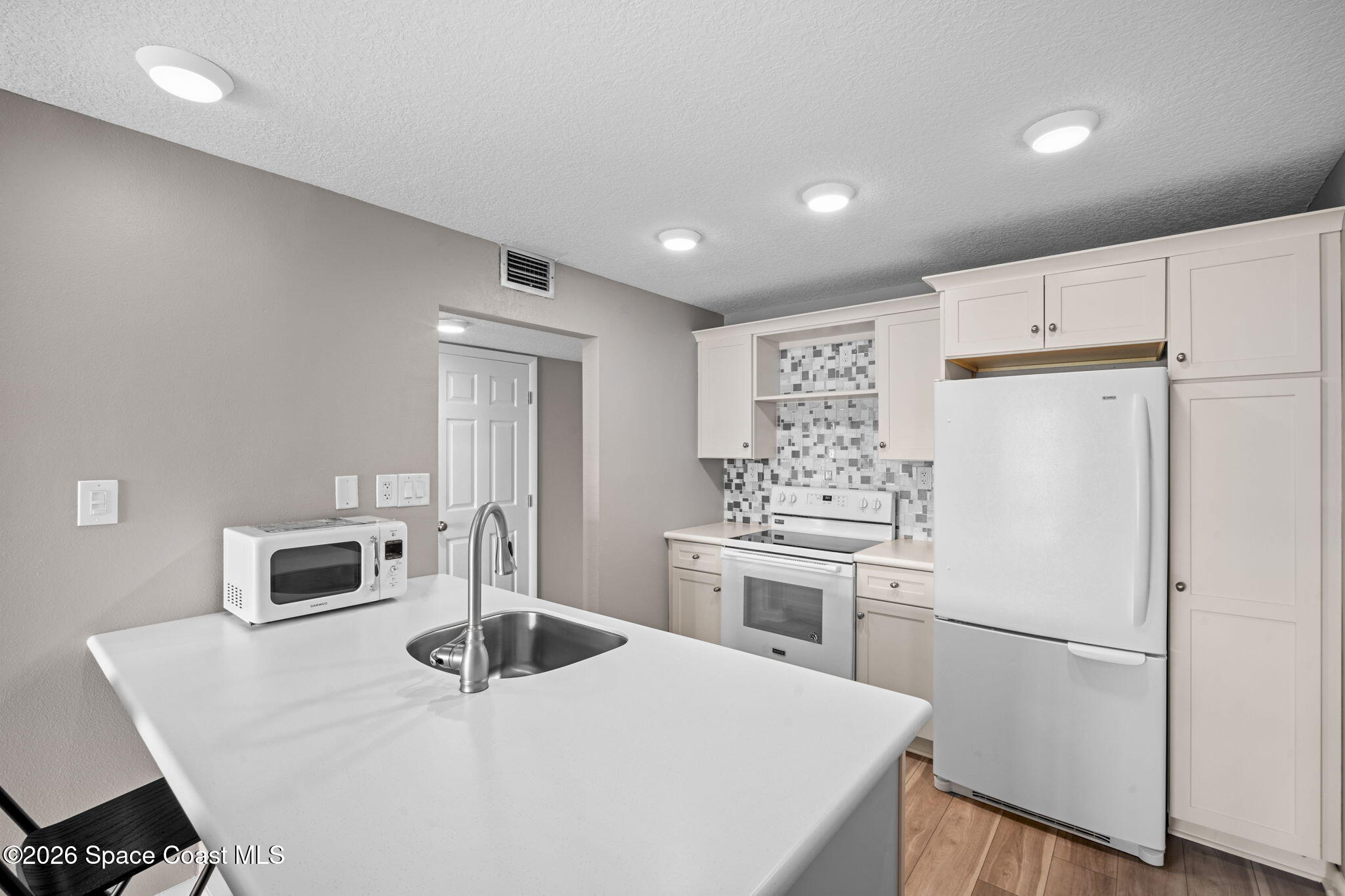 2727 North Wickham Road, Unit 1028 Melbourne, FL 32935 - Photo 5 of 31 4-web-or-mls-DSC00885