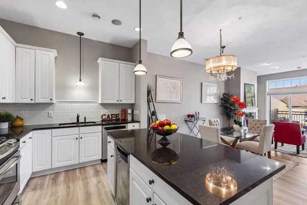 $475,000 | 1589 Niles Avenue, Unit 6, St. Paul, MN 55116