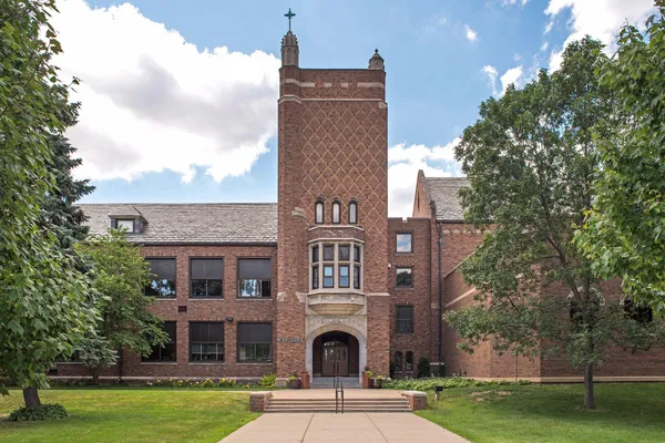 $475,000 | 1589 Niles Avenue, Unit 6, St. Paul, MN 55116