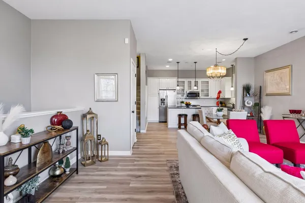 $475,000 | 1589 Niles Avenue, Unit 6, St. Paul, MN 55116