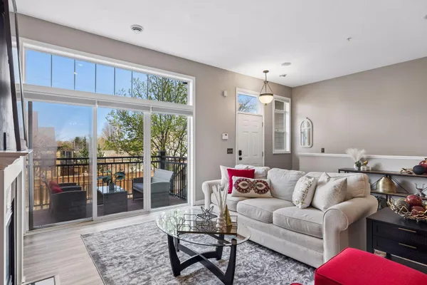 $475,000 | 1589 Niles Avenue, Unit 6, St. Paul, MN 55116