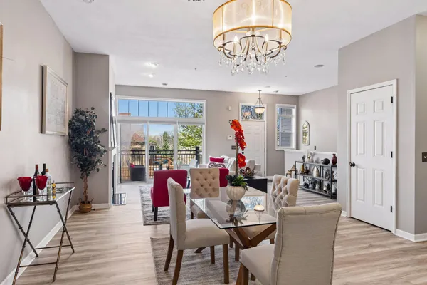 $475,000 | 1589 Niles Avenue, Unit 6, St. Paul, MN 55116