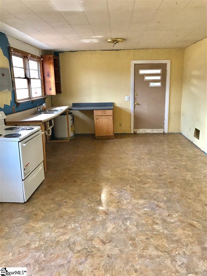 200 State Rd S-23-293 Fountain Inn, SC 29644 - Photo 5 of 7 Gallery Image 5