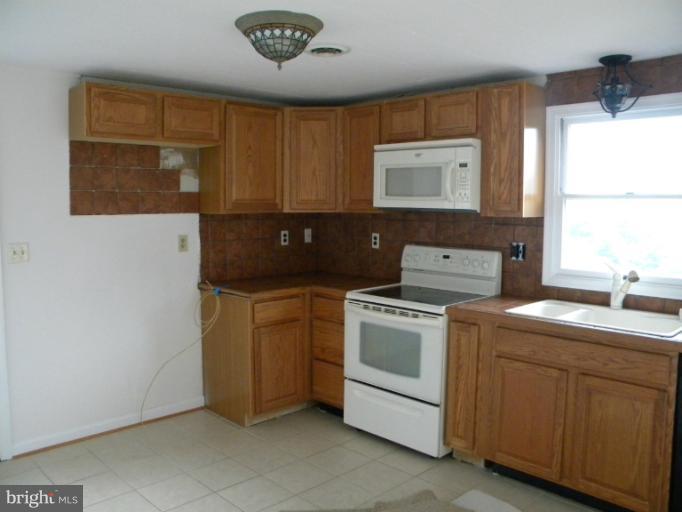 1929 East Deep Run Road Manchester, MD 21102 - Photo 3 of 24 Kitchen