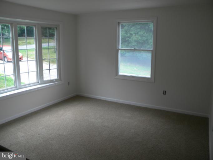 1929 East Deep Run Road Manchester, MD 21102 - Photo 8 of 24 Living Room