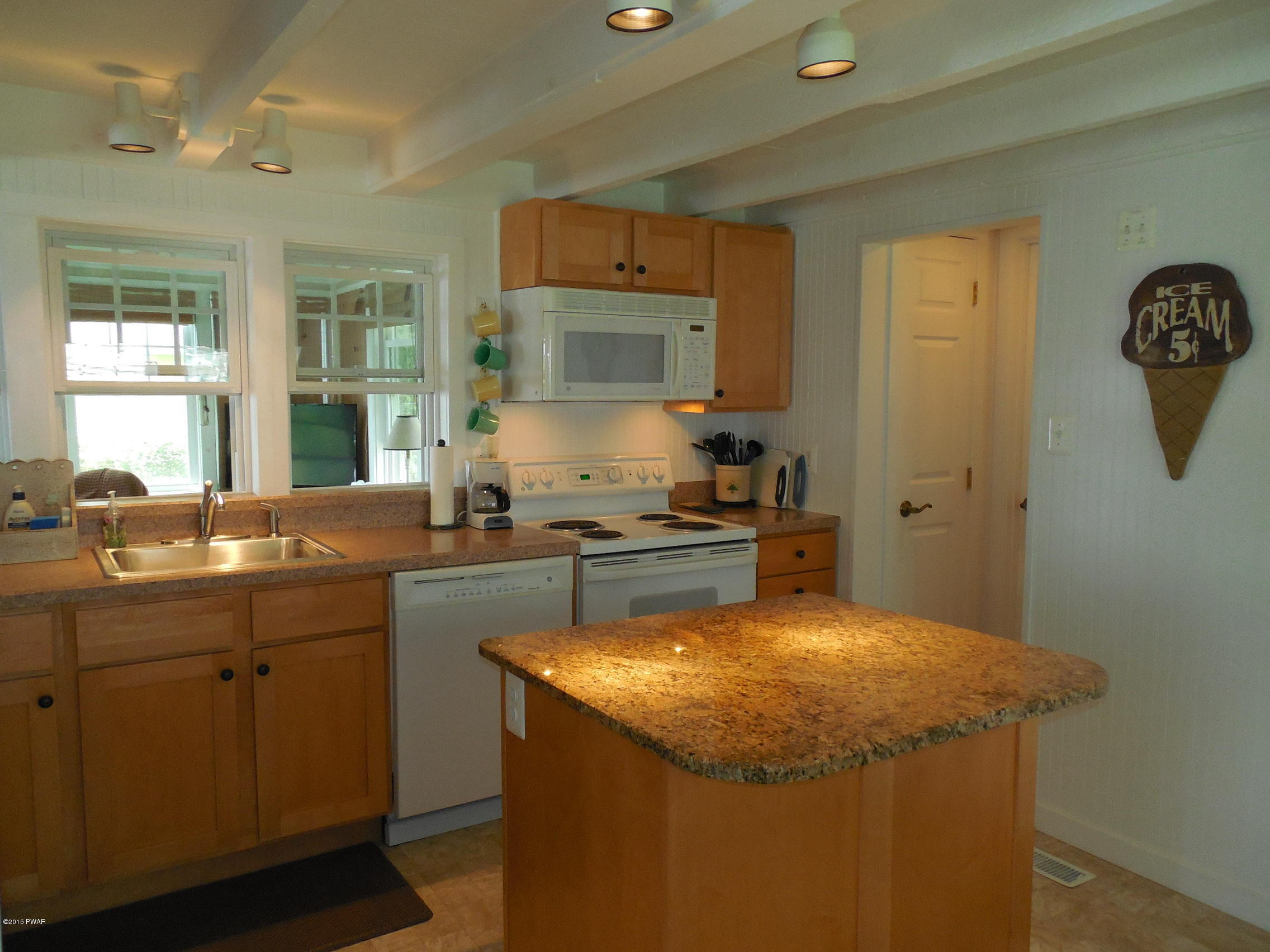 26 West Shore Road Waymart, PA 18472 - Photo 15 of 35