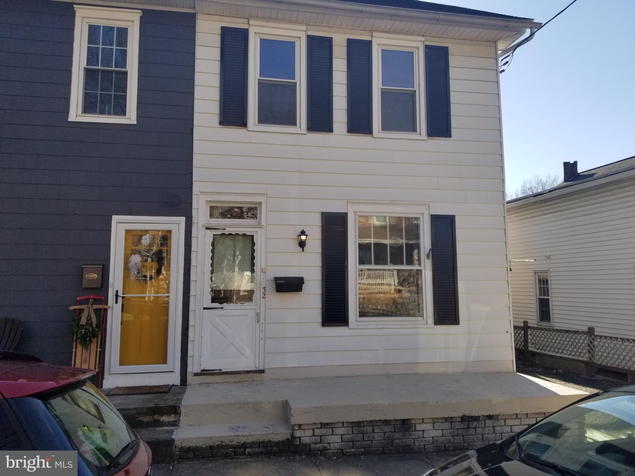 32 E Center St
