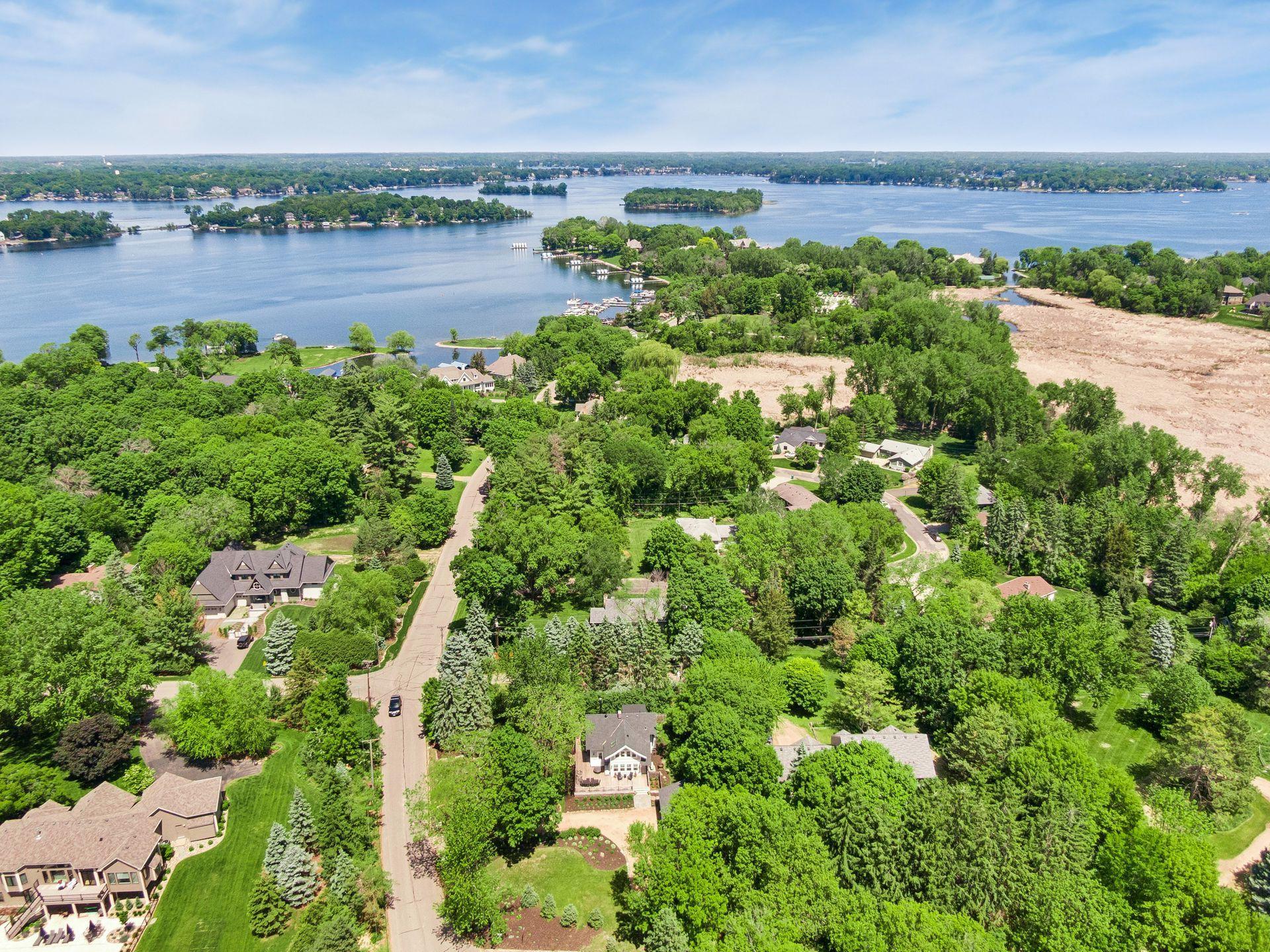 5685 Howards Point Road Excelsior, MN 55331 - Photo 7 of 57