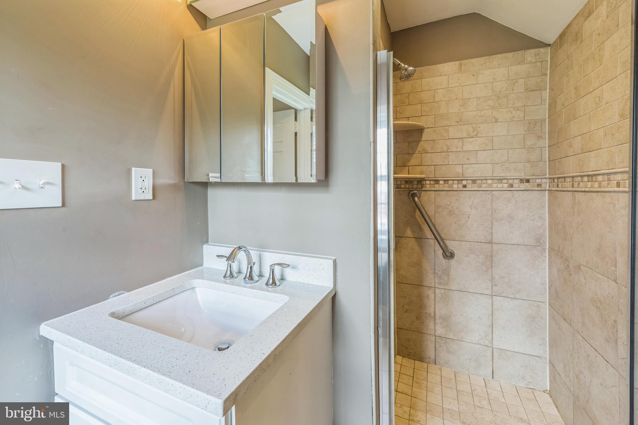 320 Overhill Road Wayne, PA 19087 - Photo 21 of 38 Primary Bath