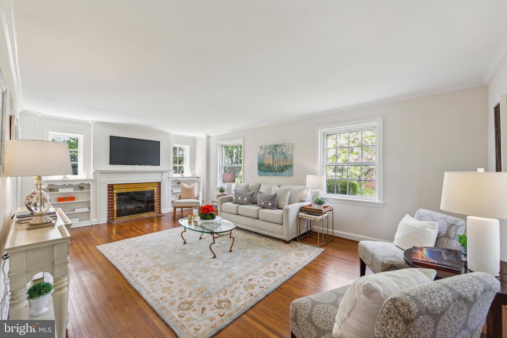 320 Overhill Road Wayne, PA 19087 - Photo 6 of 38 Living Room