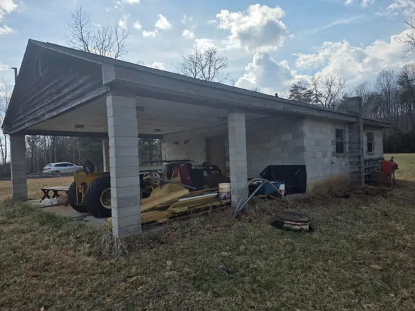 $400,000 | 14 Lakestone Road, Union Hall, VA 24176