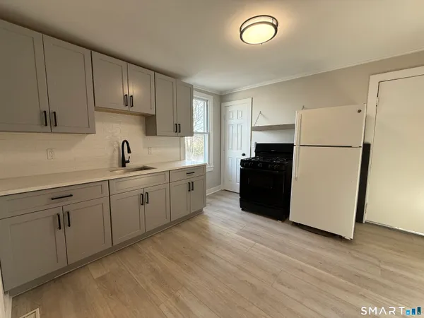 $2,600 | 3 Yost Street, Unit 2, Norwalk, CT 06854