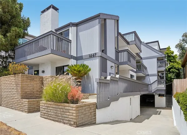 $1,100,000 | 1447 Manhattan Beach Boulevard, Unit A, Manhattan Beach, CA 90266