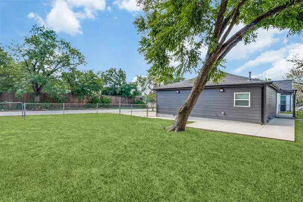 $2,450 | 6331 Military Parkway, Dallas, TX 75227