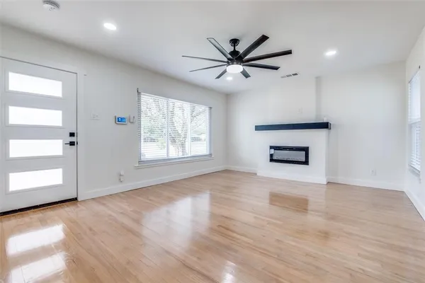 $2,450 | 6331 Military Parkway, Dallas, TX 75227