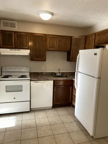 $875 | 915 South Seminole Drive, Unit 17, Chattanooga, TN 37412