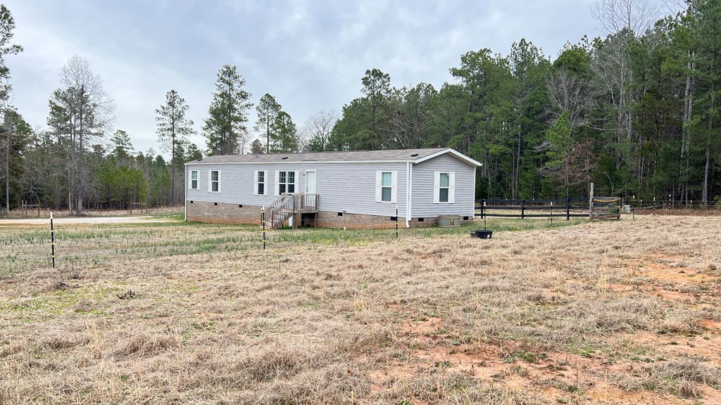523 Blue Jay Road Hodges, SC 29653 - Photo 5 of 52 Gallery Image 5